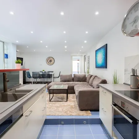 Appartement Space In Gozsdu *