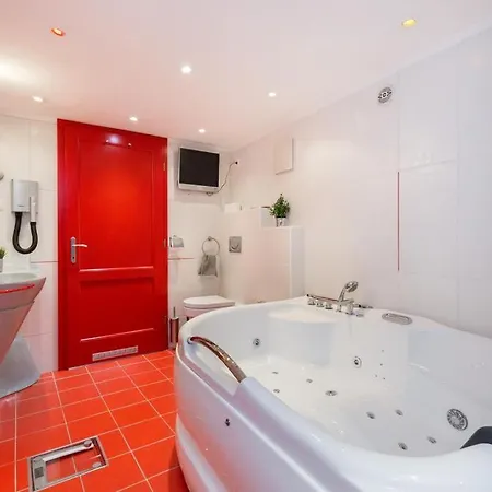Space In Gozsdu Apartament Budapeszt
