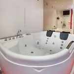 Space In Gozsdu Apartamento *