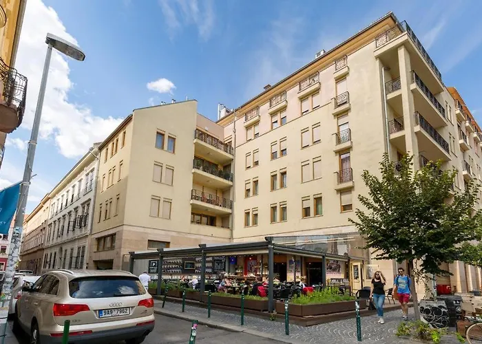 Апартаменты Space In Gozsdu *